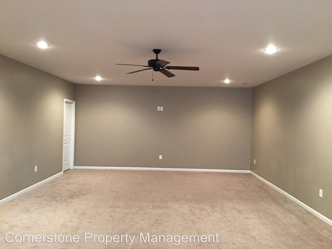 Foto del edificio - 3 br, 3 bath House - 202 12th St. Terr.