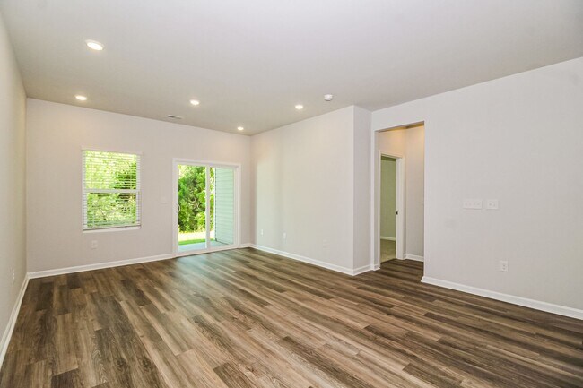 Foto del edificio - 333B Parkington Ln