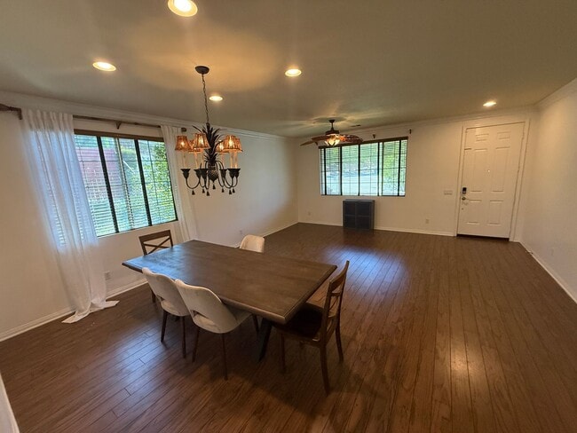 Building Photo - 3-Bedroom Single-Story Home with Smart Fea...