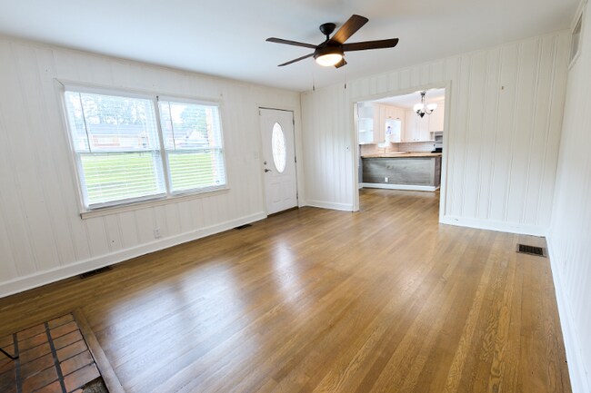 Foto del edificio - 4809 Lavista Rd