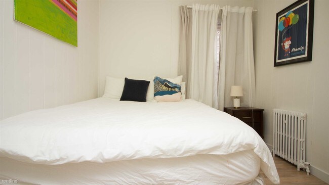 Building Photo - 2 br, 1 bath Apartment - 185 Withers St 1