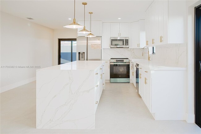 Foto del edificio - 3983 SW 2nd St