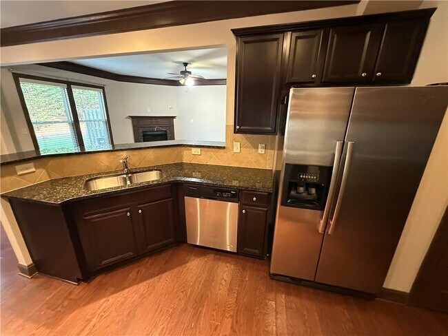 Building Photo - 1095 Township Cir