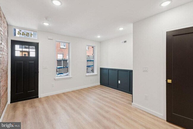 Building Photo - 1544 S Bambrey St