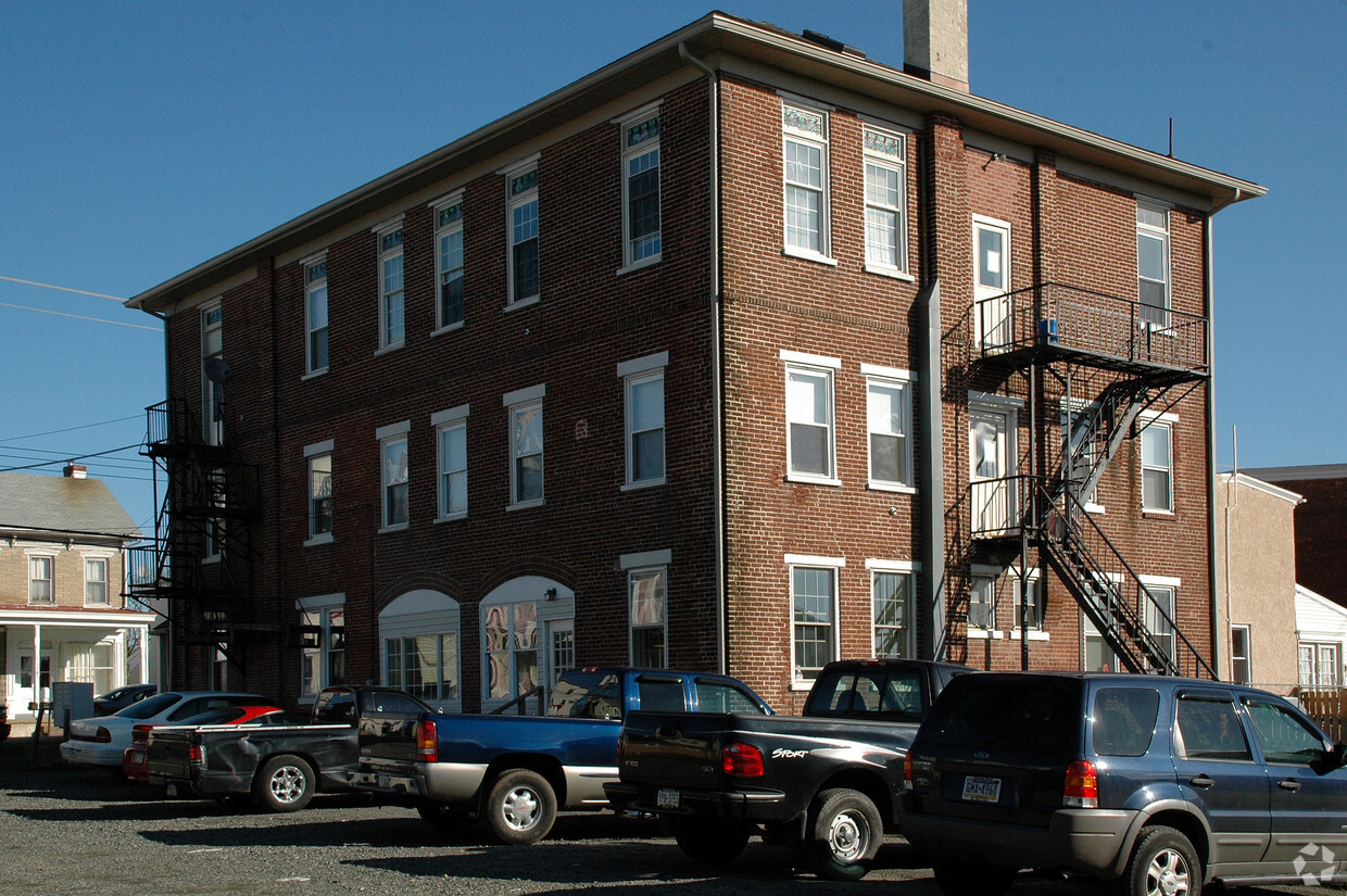 Foto del edificio - 1244 E Philadelphia Ave