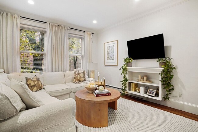 Building Photo - 110 Union Pk St