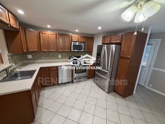 Building Photo - 112 Yawmeter Dr
