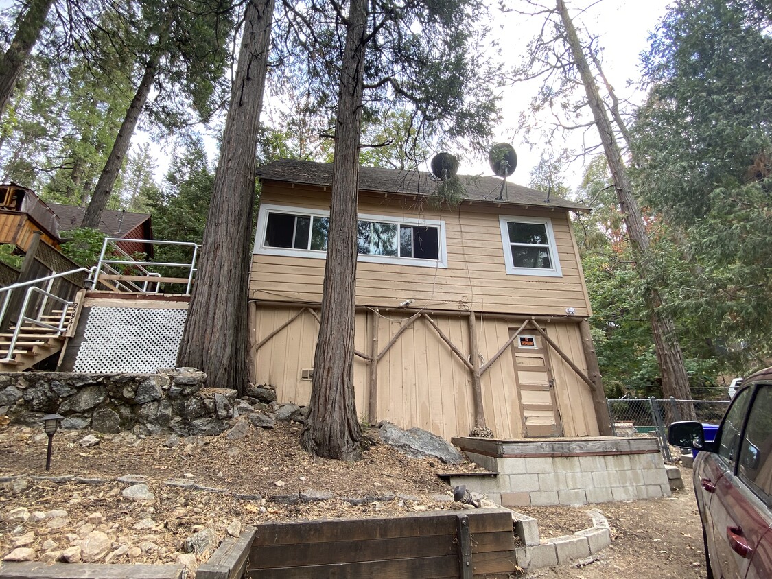 Primary Photo - 23941 Park Ln