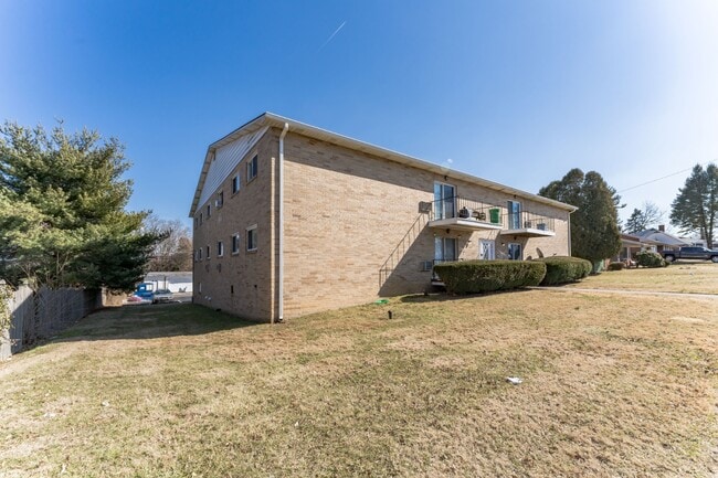 Building Photo - 1209 S Howard St