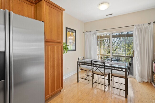 Foto del edificio - 540 S Commons Ct