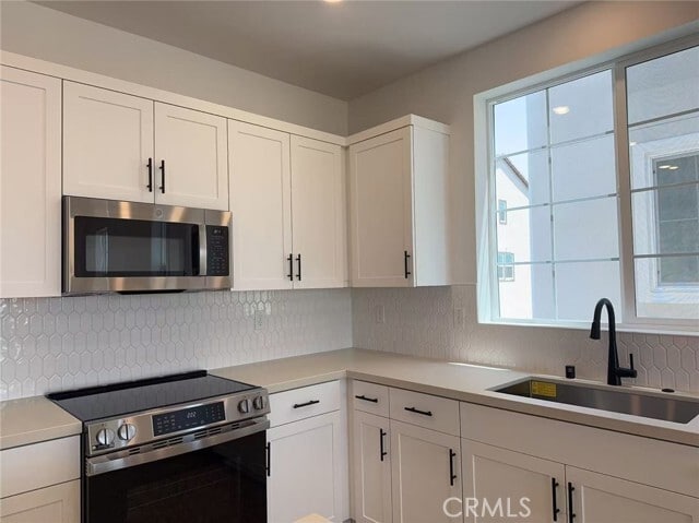 Building Photo - 5985 Huntington Dr