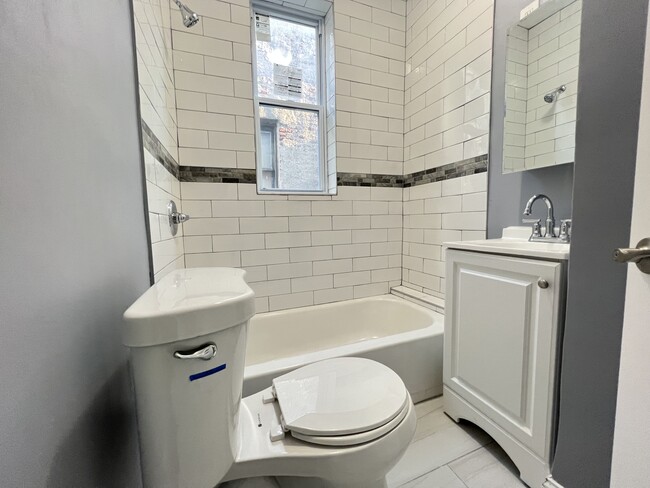 129 W 54th Unit 5 - 127 W 54th St