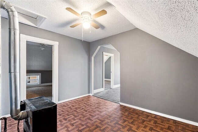 Building Photo - 92 Centre St