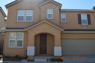 Building Photo - 5305 Cottage Cove Dr