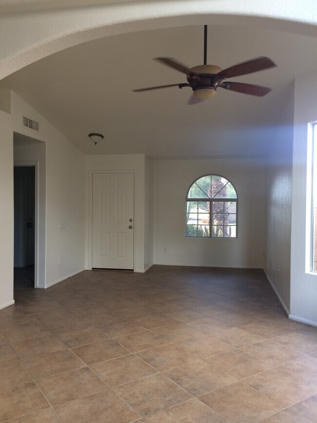 Foto del edificio - Beautiful 3 bedroom 2 bath North Phoenix h...