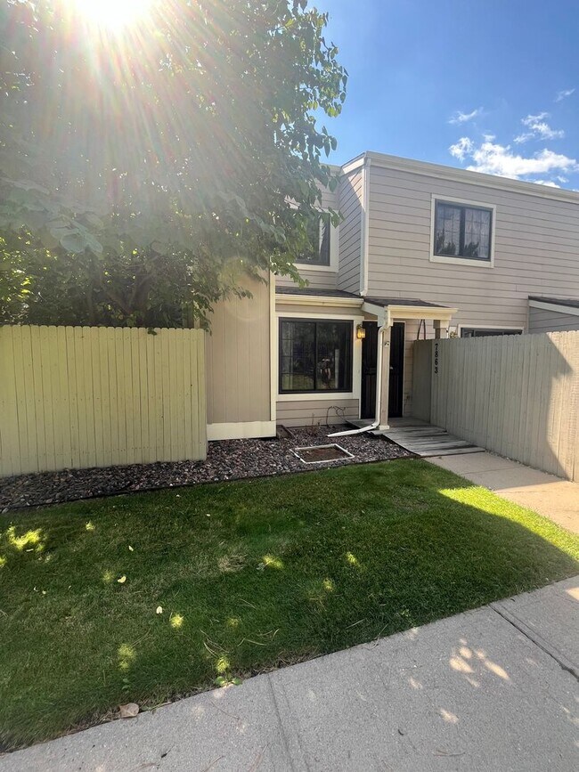 Building Photo - Charming Arvada Townhome with Private Pati...