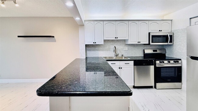 Foto del edificio - 8060 S Colony Cir