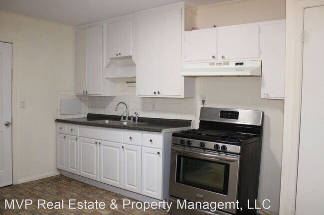 Building Photo - 2 br, 1 bath House - 501 E Indian Dr