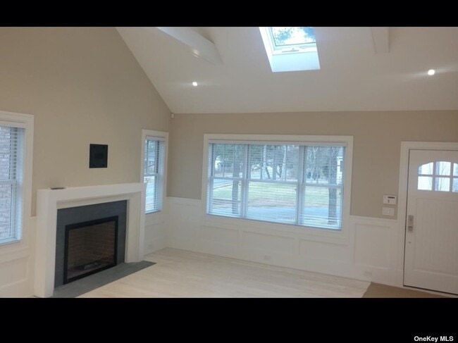 Building Photo - 2 Lawrence Ave