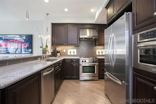 Foto del edificio - 1056 Pearl St