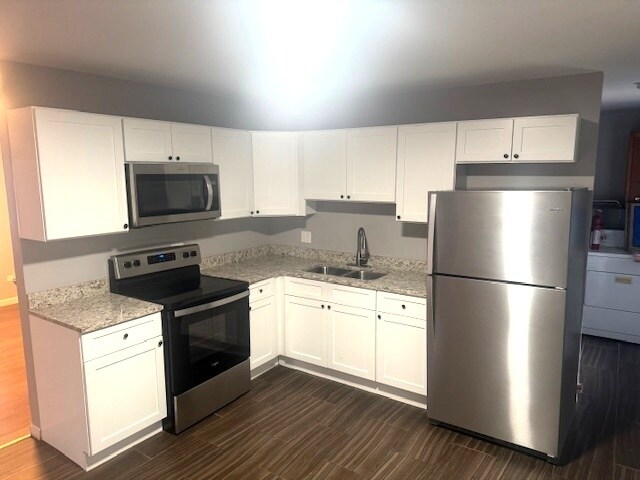 Foto del edificio - 4723 Laurel Dr