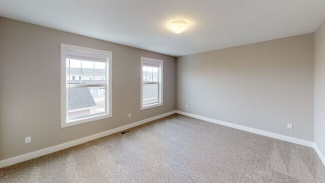 Building Photo - $500 SIGNING BONUS! 3 Bedroom Townhome Ava...