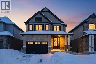 Building Photo - 31 Miranda Path