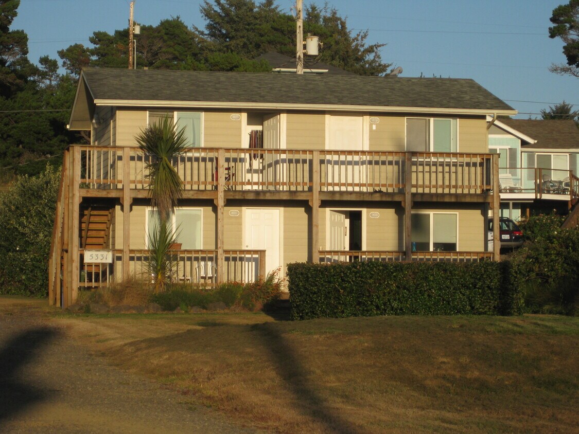 Primary Photo - 5331 SW Pacific Coast Hwy