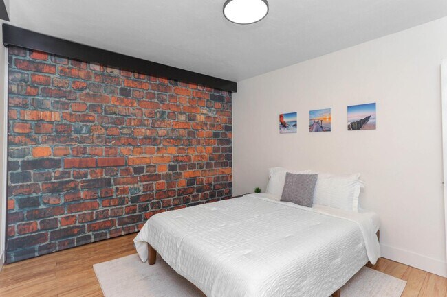 Foto del edificio - 4262 Wilson Ave