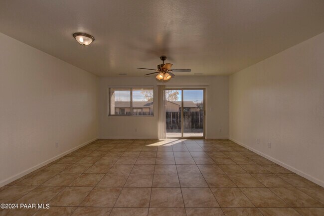 Building Photo - 3027 N Corrine Dr