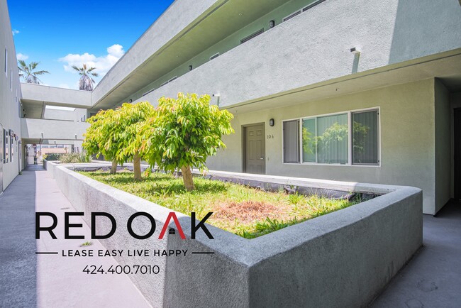 Building Photo - ~2 Weeks FREE~ Bright and Spacious One Bed...