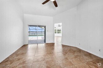 Building Photo - 1094 Grove Dr