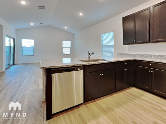 Building Photo - 7918 N 79th Ave