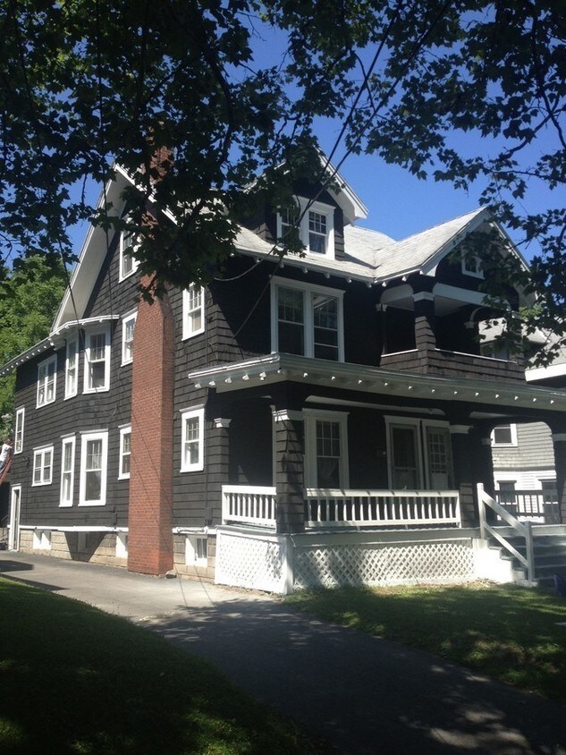 Primary Photo - 119 Redfield Pl