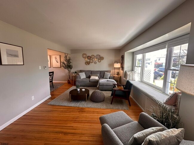 Foto del edificio - 611 N Delavan Ave