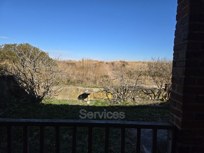 Building Photo - 1800 E Ocean View Ave