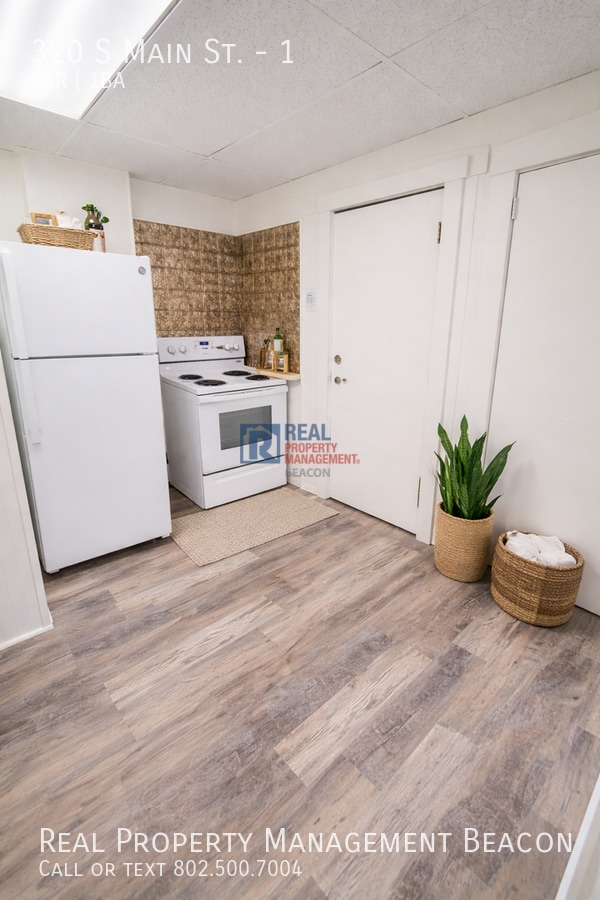 Photo - 320 S Main St Apartment