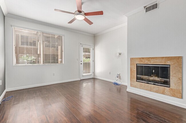 Foto del edificio - STUNNING UPDATED 1 BED / 1 BATH BILTMORE A...
