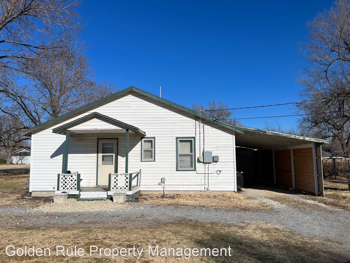 Primary Photo - 2 br, 1 bath House - 301 E Blanchard Ave