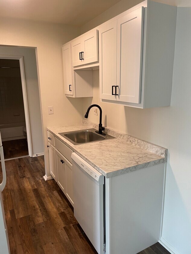 Sutton Avenue Apartments Rentals in Cincinnati at 1732 Sutton Ave