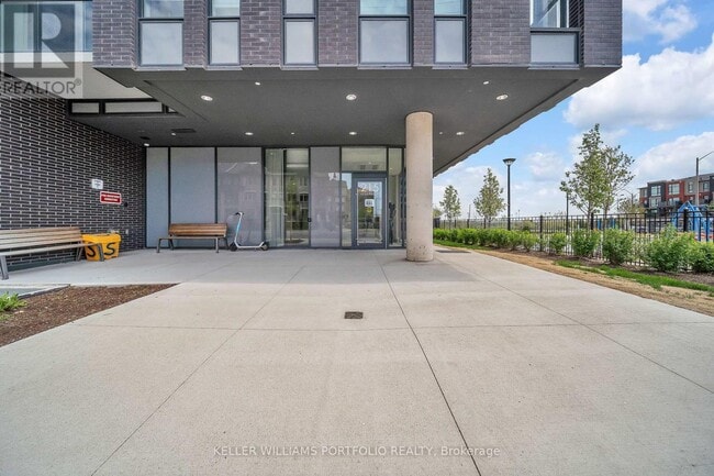 Photo du bâtiment - 215 Veterans Drive