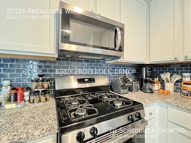 Building Photo - "Charming 3-Bedroom Retreat with 2.5 Baths...