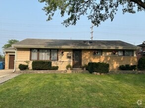 Building Photo - 509 E Park Ave