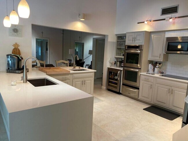 Foto del edificio - 2903 Banyan Blvd Cir NW