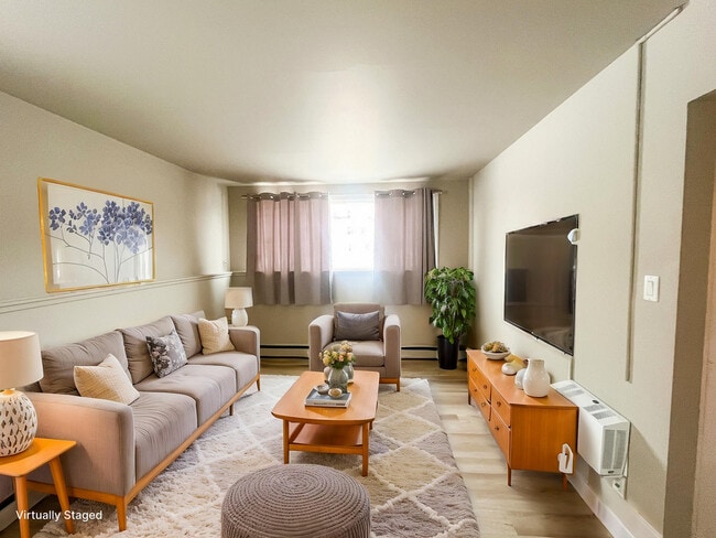 Building Photo - Alex 20