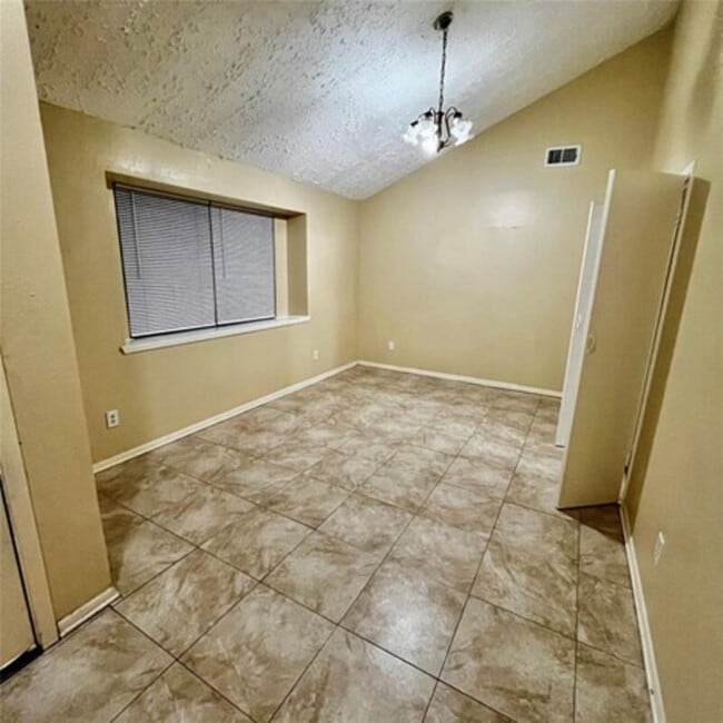 Building Photo - 3830 Westheimer Pl Dr