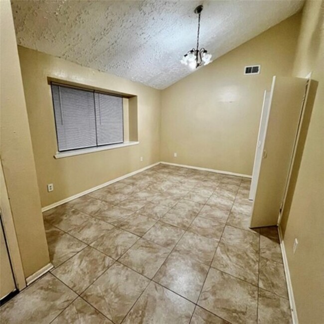 Foto del edificio - 3830 Westheimer Pl Dr
