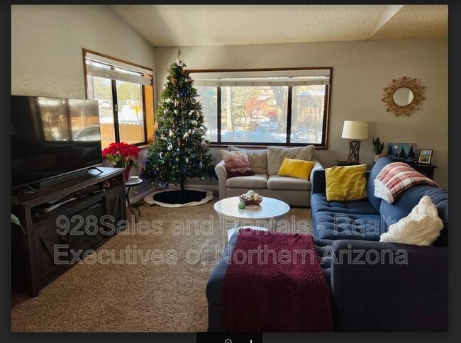 Photo - 823 W Birch Ave Townhome