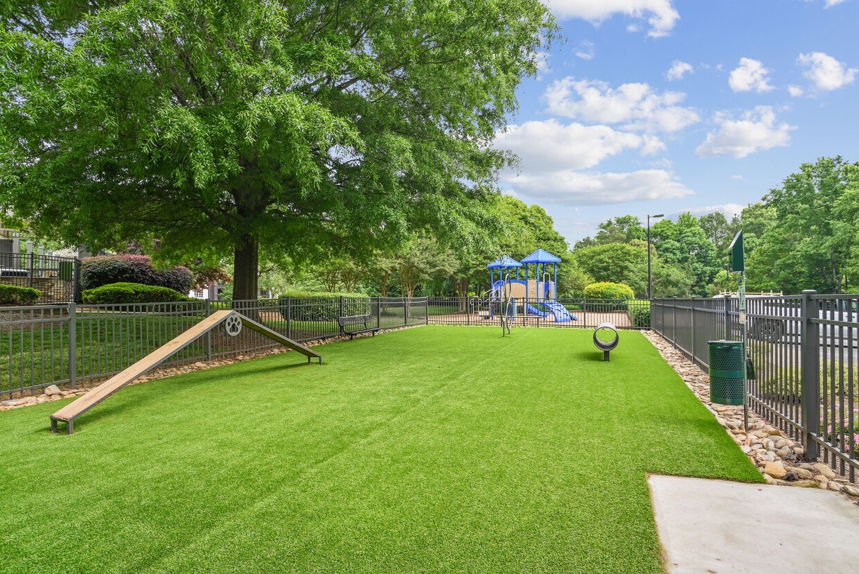 Forester 2025 Timber Oaks Ln Charlotte, NC 28212