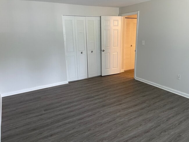 Foto del edificio - 230 S Water St